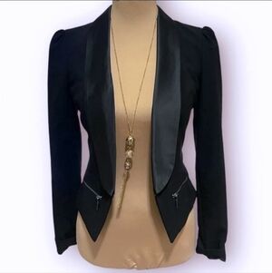 Candie's Tuxedo Blazer Size M